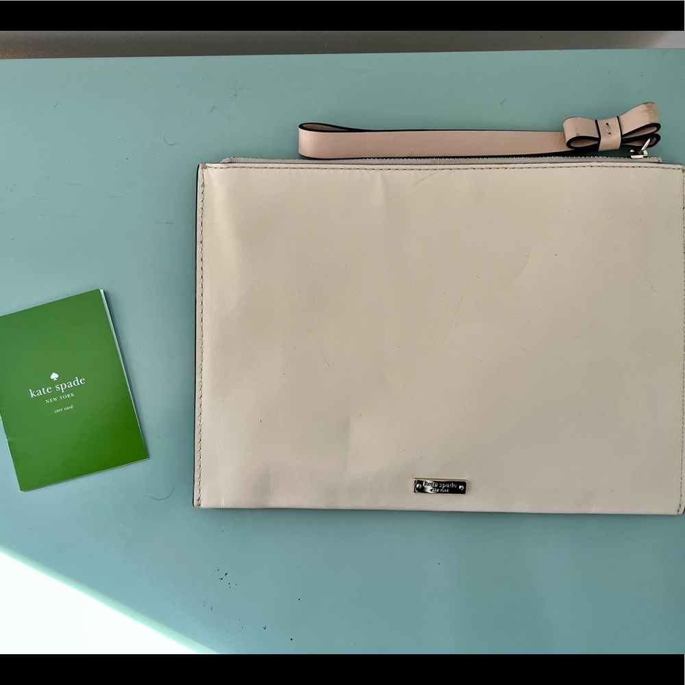 Kate Spade Bella Wristlet - Picture 2 of 4
